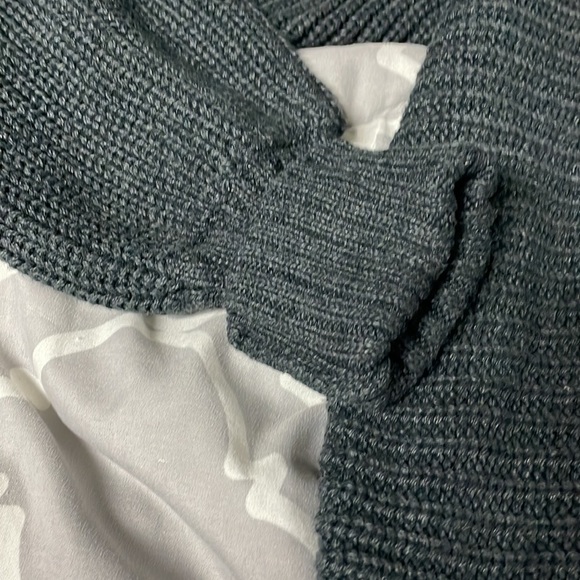 Zenana size large charcoal colored turtleneck tunic sweater with ballon sleeves - Picture 2 of 7